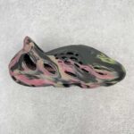 LW Batch Runner, "LW batch" - "IG9562"Yeezy Foam Runner