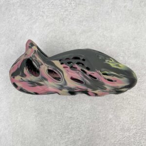 LW Batch Runner, "LW batch" - "IG9562"Yeezy Foam Runner