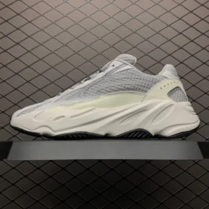 Yeezy 700, " OG " -  " EF2829 " Coconut 700V2 gray white!