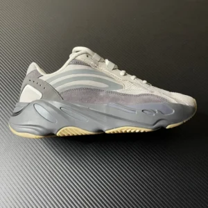 Yeezy 700, " FC " -  " FU7914 " Coconut 700V2 volcanic ash!