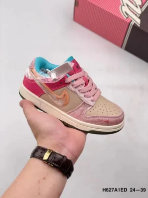 Children DUNK, "DK"