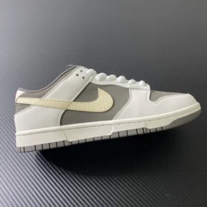Z Batch DUNK, "Z" - " TT3636-023" Otomo Katsuhiro x Nk SB Dunk Low