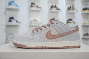 NEW VT Batch DUNK, "NEWVT" - "DH7577-001"DUNK