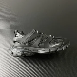 OK Batch Balenciaga 3.0, "OK " - "542023W1GB11000"Balenciaga Track 1.0