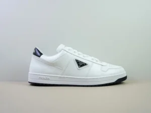 PT Batch PRADA, "PT"