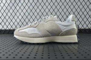ZC Batch New Balance 327, " ZC " -  " MS327RF1 " New Balance MS327RF1 washed white ash!