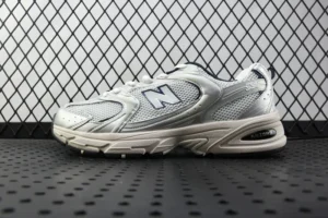 DT Batch New Balance 530, "DT" - "MR530KA"New Balance 530 Grey Silver!