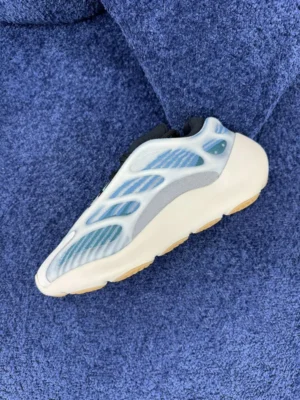 Yeezy 700, " S2 " -  " GY0260 " Coconut 700V3 White Blue!