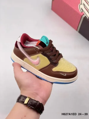 Children DUNK, "DK"