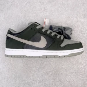 VT Batch DUNK, "VT" - "BQ6817-007" Dunk