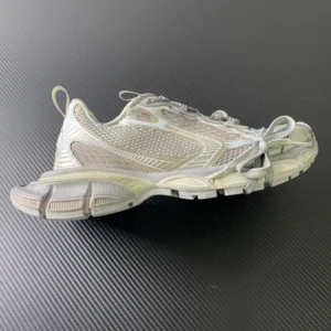 XP Batch Balenciaga 3XL, "XP " - "734731W3XI49191"Balenciaga 3XL