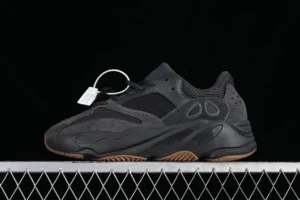 Yeezy 700, "FC" - "  FV5304"Coconut 700 First Generation Xiaofang Black!
