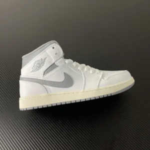AIR JORDAN 1, "DT" -  "554724-135"Air Jordan 1 Mid “Vintage Grey”