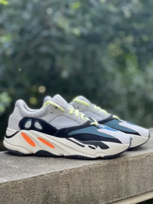 Yeezy 700, "S2" - "B75571"700!