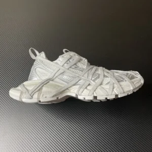 OK Batch Balenciaga 3XL, "OK"OK version! Balenciaga 3XL Strap Silver!