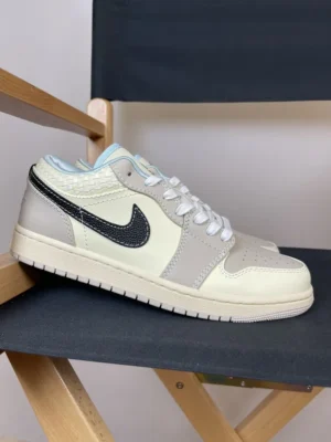 AIR JORDAN 1, "DT" - "HQ3440-101"