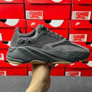 Yeezy 700, "LW " -  " FV5304 " Coconut 700 First Generation Black Gum!
