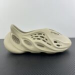 LW Batch Runner, "LW batch" - "GV6840"Yeezy Foam Runner