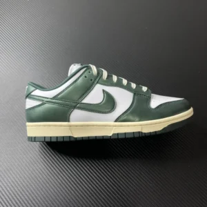 M Batch DUNK, "M" - "DQ8580-100" Nike Dunk Low”Vintage Green” DQ8580-100
