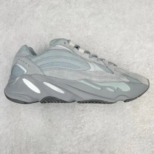Yeezy 700, "FC" - "FV8424"Coconut 700V2 Hospital Blue!