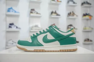 NEW VT Batch DUNK, "NEWVT" - "FB7173-131"DUNK