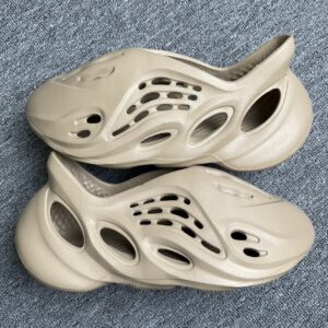LW Batch Runner, "LW batch" - "GV6774"Yeezy Foam Runner