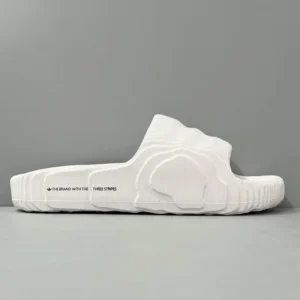 ADILETTE 22, "HQ4672"