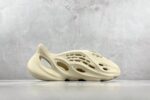 LW Batch Runner, "LW batch" - "FY4567"Yeezy Foam Runner