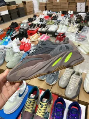 Yeezy 700, " GC " -  " EE9614 " Coconut 700 First Generation Black Pur