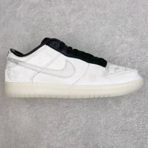 AY Batch DUNK, "AY" - "FN0315-110"