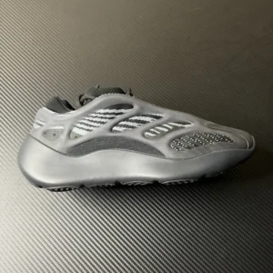 Yeezy 700, " FC " -  " H67799 " Coconut 700V3 Bone Black!