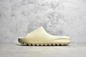 LW Batch adidas originals Yeezy, "LW " - "FW6345"adidas originals Yeezy Slide “bone”