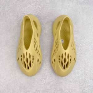 LW Batch Runner, "LW batch" - "GV6775"Yeezy Foam Runner