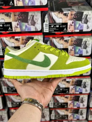 AY Batch DUNK, "AY" - "DM0807-300"