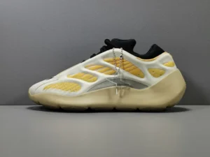 Yeezy 700, " S2 " -  " G54853 " Coconut 700V3 white yellow!