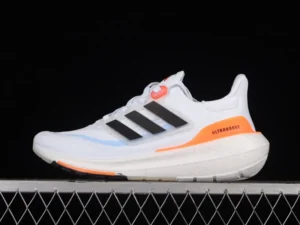 WM Batch UB, "" - "HQ6351"  Ad Ultra Boost Light 23  UB9.0