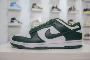 NEW VT Batch DUNK, "NEWVT" - "DD1391-101"DUNK