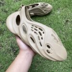 LW Batch Runner, "LW batch" - "GV6842"Yeezy Foam Runner