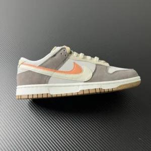 CS Batch DUNK, "CS" - "DO9457-107"Nk SB Dunk Low “85”  SB