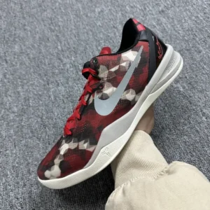 MAX Batch Kobe 8, "MAX " - "555035-601"Nike Kobe 8 Milk Snake