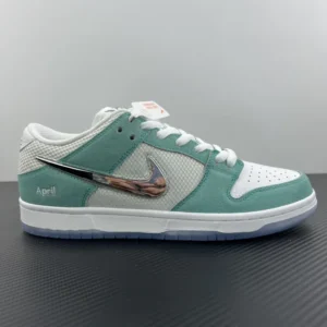 AY Batch DUNK, "AY" - "FD2562-400"