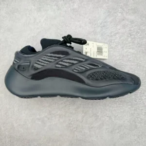 Yeezy 700, "LW" - "H67799"Coconut 700V3 Black Soul!