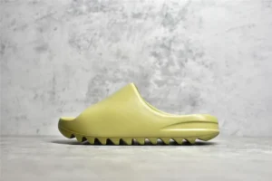 LW Batch adidas originals Yeezy, "LW " - "FZ0494"adidas originals Yeezy Slide “resin”