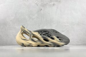 LW Batch Runner, "LW batch" - "GV7904"Yeezy Foam Runner