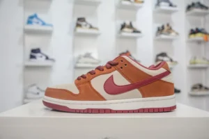 NEW VT Batch DUNK, "NEWVT" - "BQ6817-202"DUNK