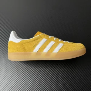 AD Sambas, "XC" - "HQ8716"Samba Yellow White