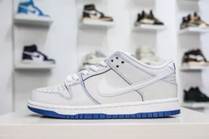 NEW VT Batch DUNK, "NEWVT" - "CJ6884-100"DUNK