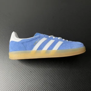 AD Sambas, "XC" - "HQ8717"Samba Blue White