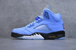AIR JORDAN 5, " OG " -  " DV1310-401 " AJ5 North Carolina Blue!