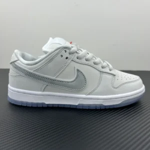 AY Batch DUNK, "AY" - "FD8776-100"